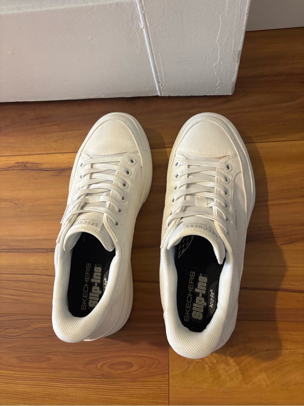 Skechers Men’s Off-White Canvas Lace-Up Sneakers